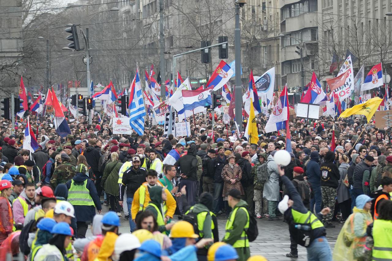 Beograd: Službeno počeo najveći prosvjed u Srbiji "15. za 15"