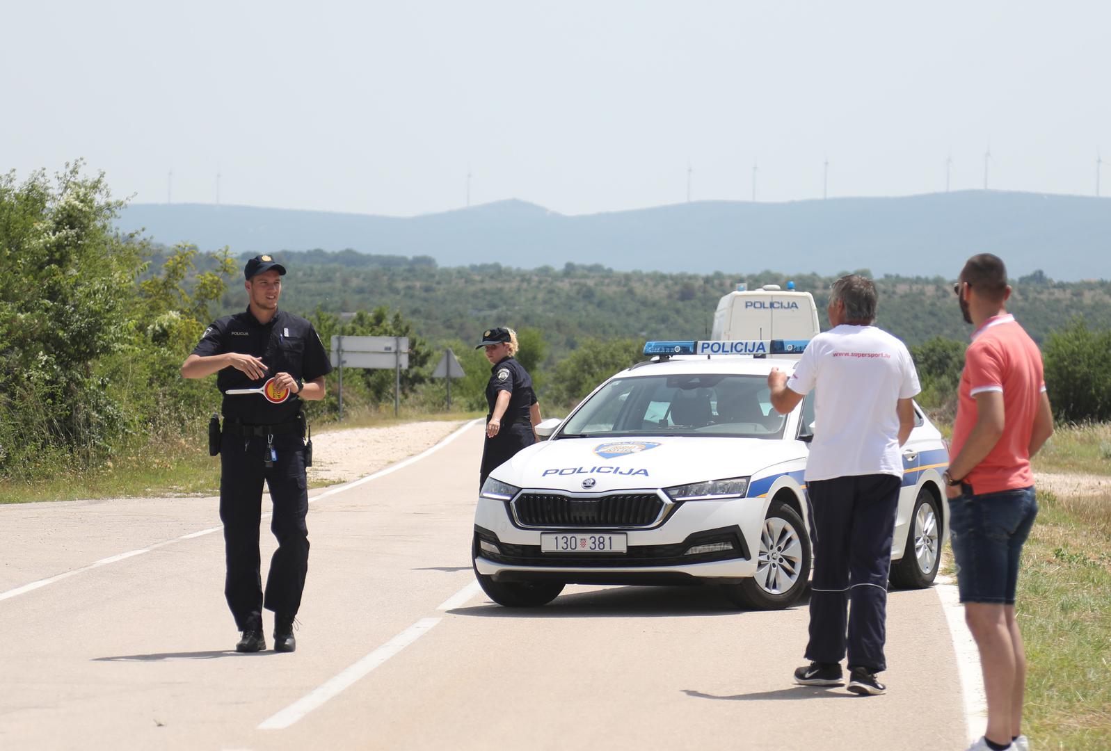21.06.2023., Pakovo Selo - U kanjonu rijeke Cikole na podrucju Pakova Sela u Sibensko-kninskoj zupaniji srusio se helikopter madjarskih oruzanih snaga koji se u Hrvatskoj nalazi na obuci. Photo: Dusko Jaramaz/PIXSELL