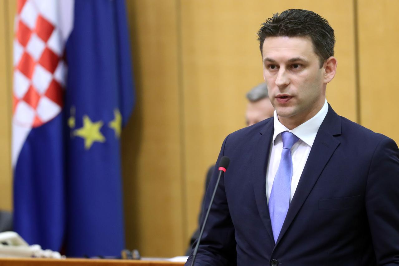 Božo Petrov