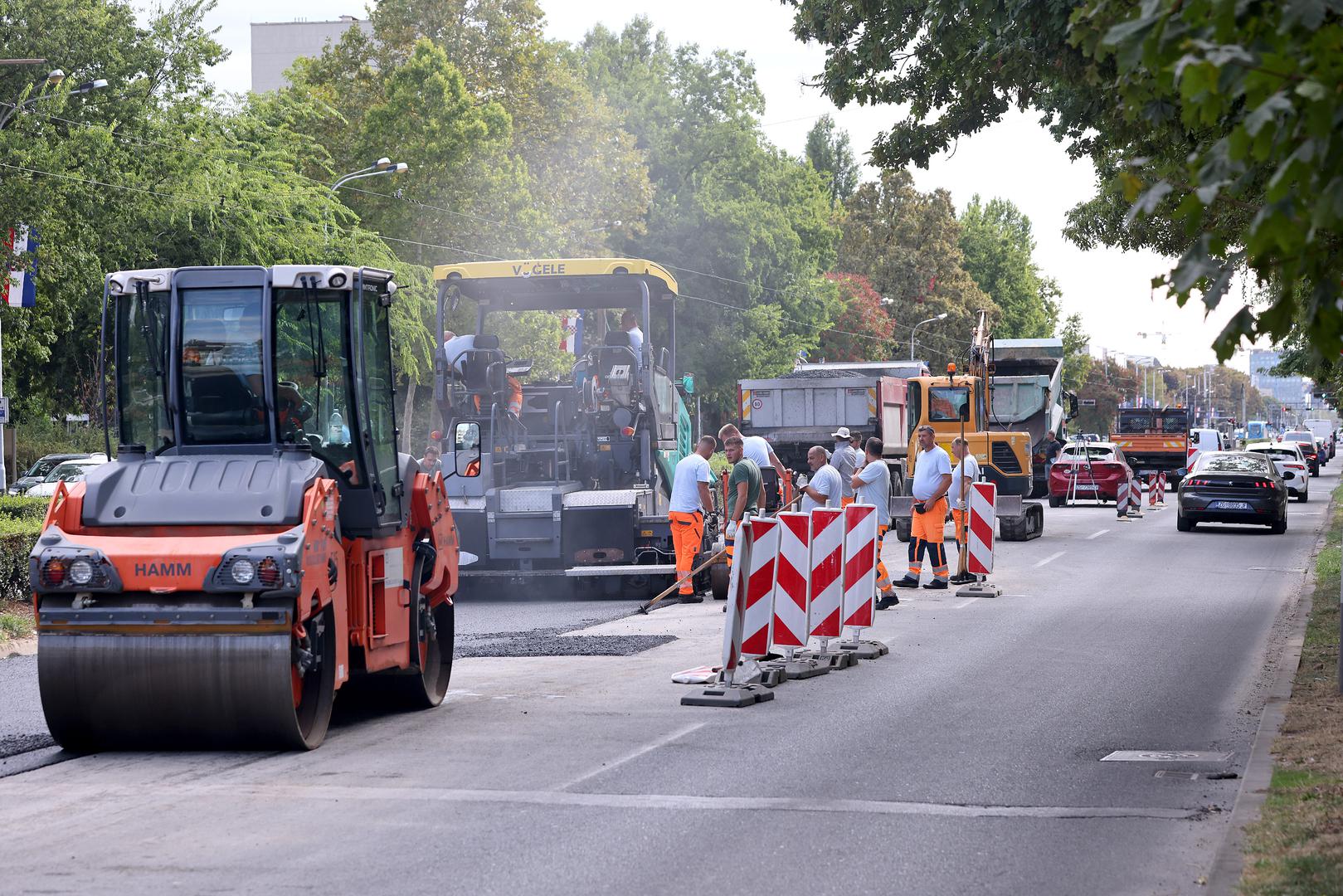 Više mjeseci, podsjetimo, trajali su radovi na rekonstrukciji križanja, a zbog njih obilaznim pravcima vozio je i dio ZET–ovih tramvaja. 