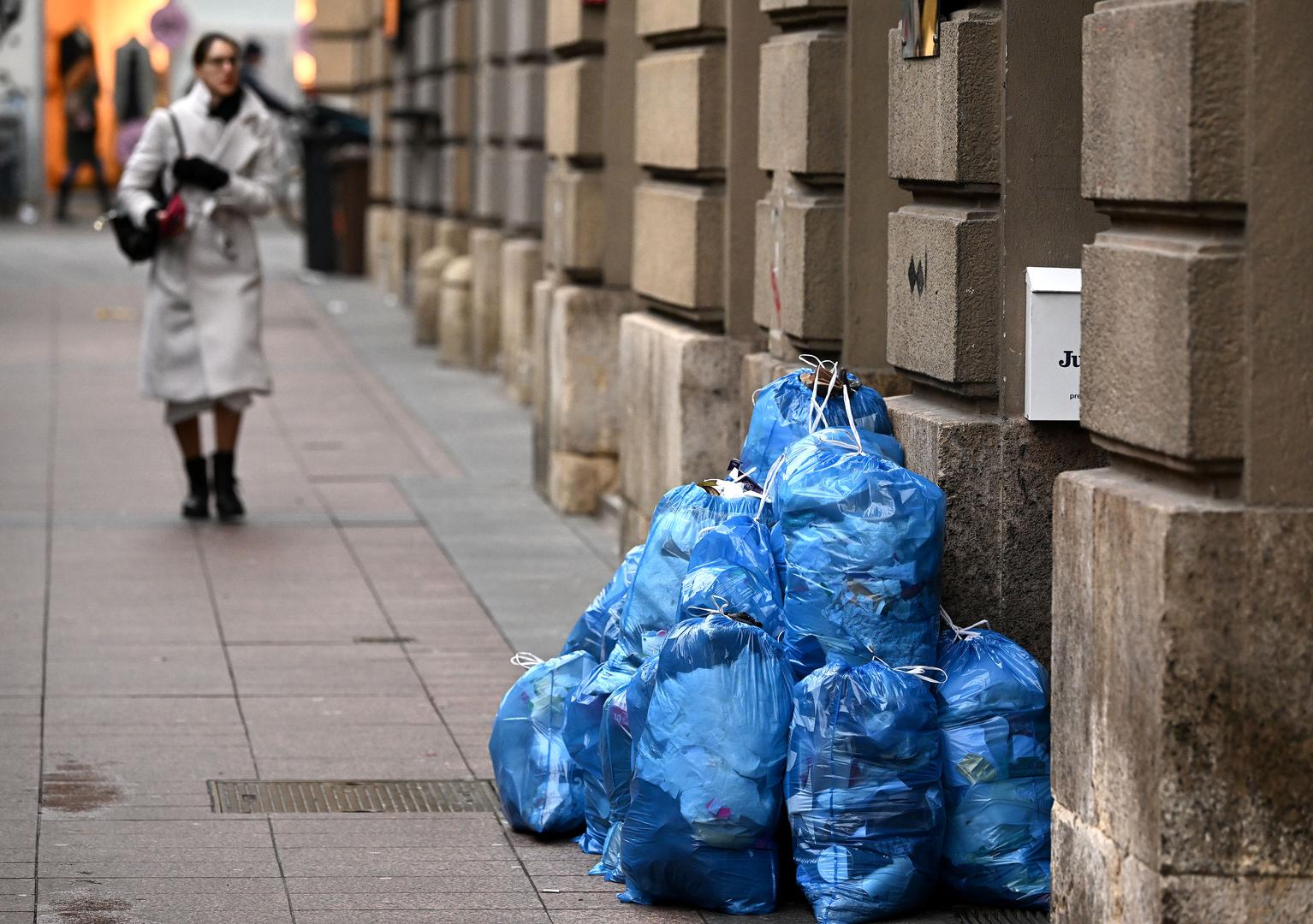 25.01.2022., Zagreb - Smece po gradu zbog strajka cistoce.  Photo: Marko Lukunic/PIXSELL