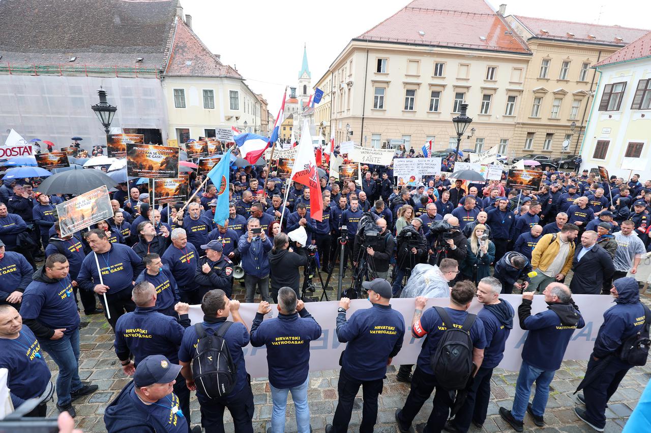 Zagreb: Veliki prosvjed profesionalnih vatrogasaca
