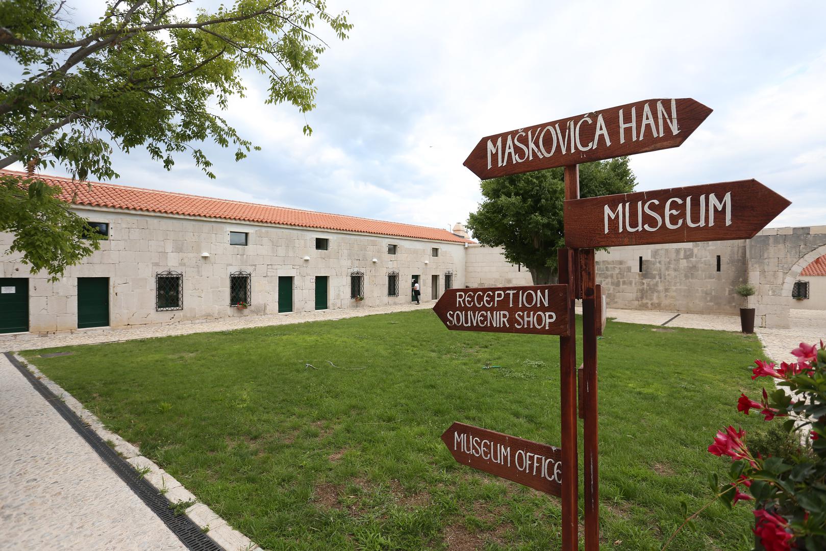 16.06.2018., Pakostane - Han Jusufa Maskovica u Vrani je izgradjen u 17. stoljecu i sluzio je kao svratiste, odmoriste i rezidencija. Maskovica han, povrsine vece od 2000 cetvornih metara, najveci je spomenik turskoga graditeljstva u Hrvatskoj i najzapadnija gradjevina islamske arhitekture na tlu nekadasnjeg turskog carstva. Photo: Dusko Jaramaz/PIXSELL 