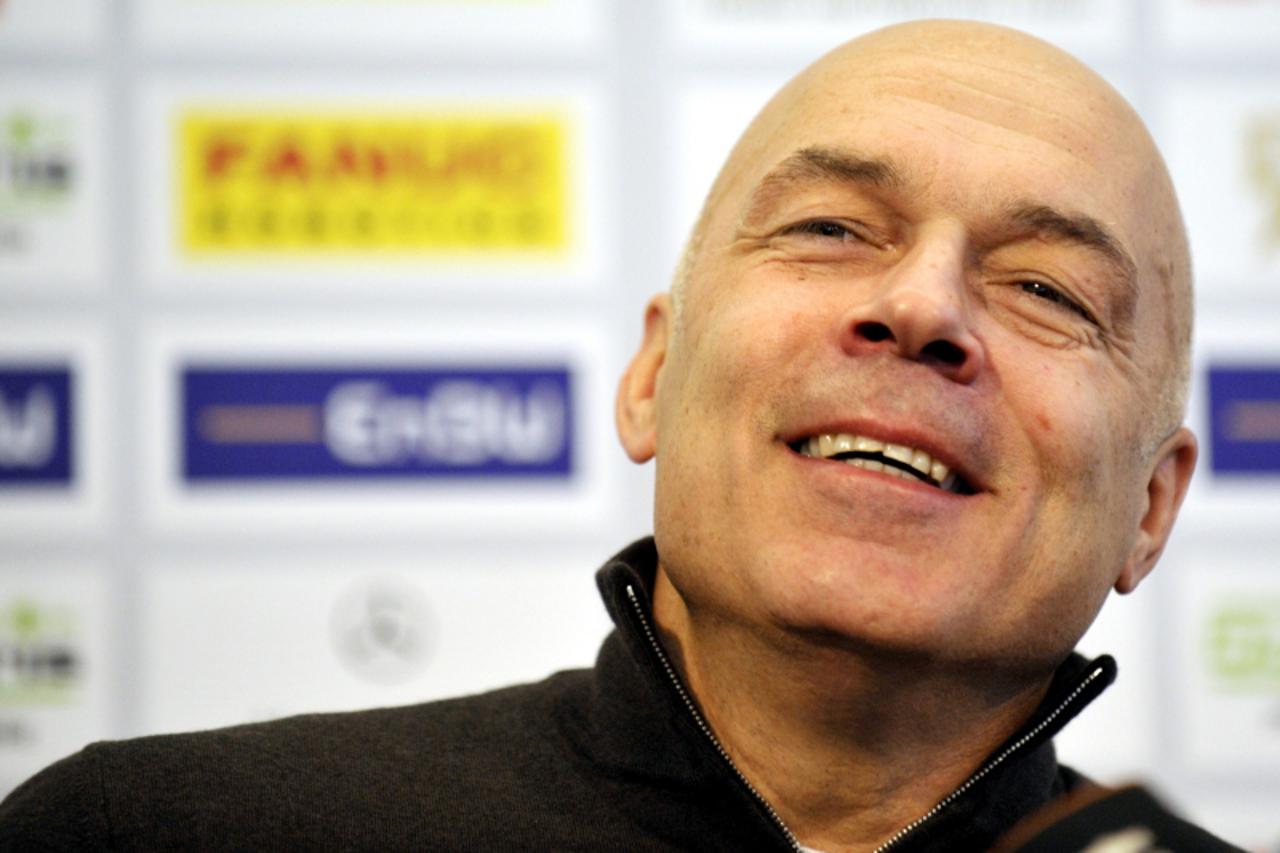 \'German Bundesliga club Stuttgart\'s new head coach Christian Gross addresses a press conference in Stuttgart, southern Germany on December 7, 2009. VfB Stuttgart confirmed on December 6, 2009 that c