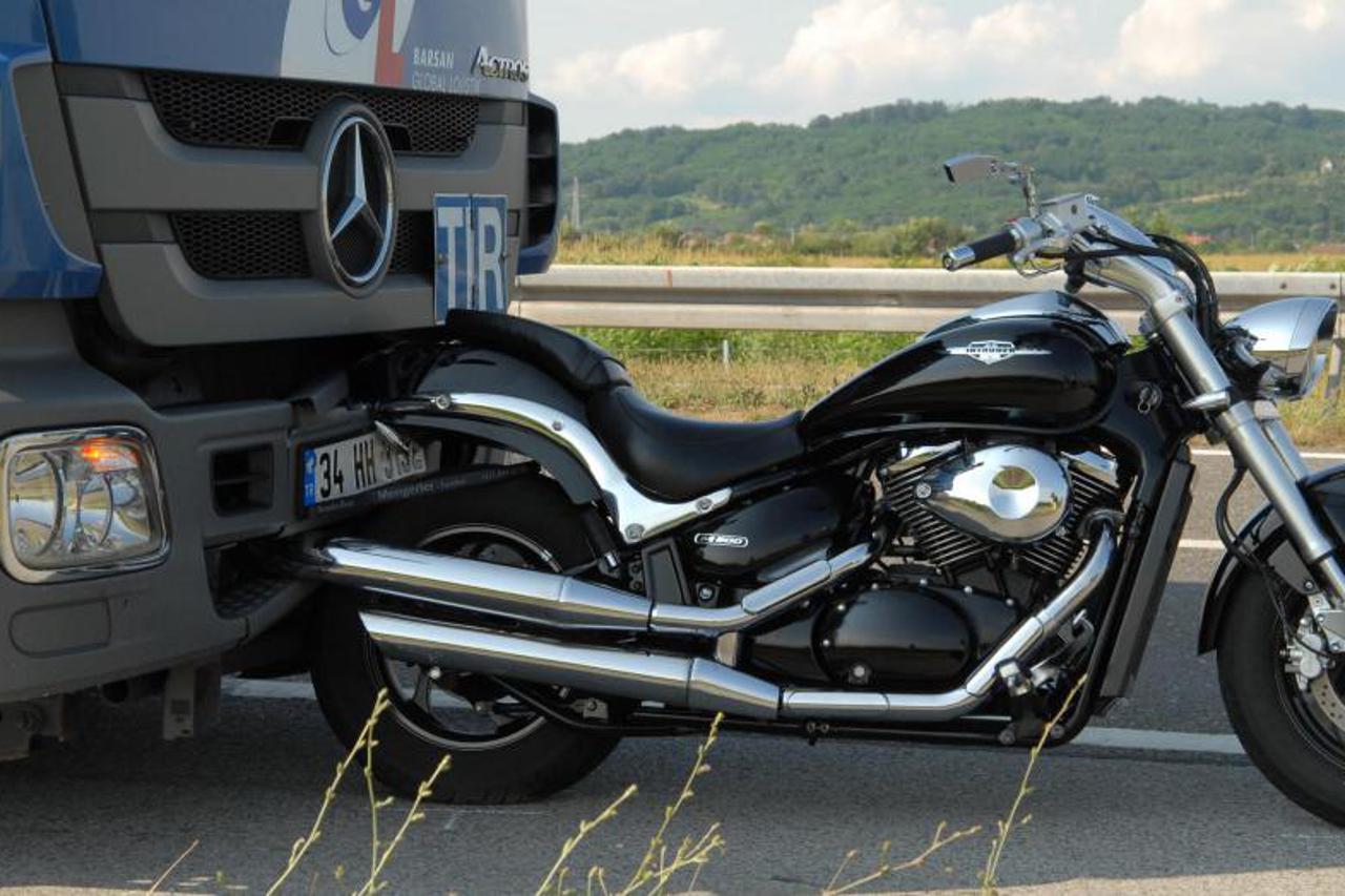 Stradqao motociklist u prometnoj, portal (1)