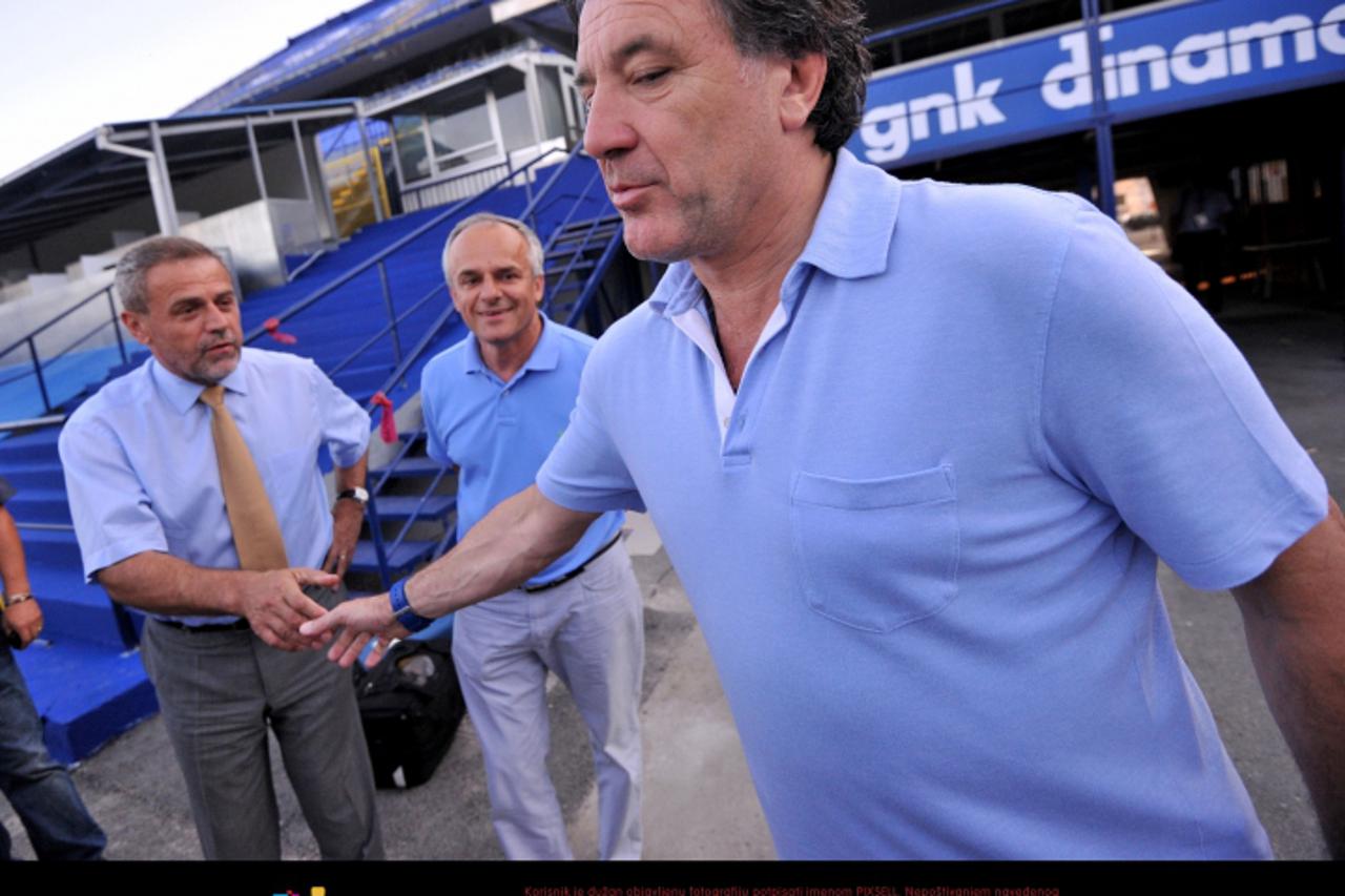 '12.07.2011., Zagreb - Gradonacelnik Milan Bandic obisao je radove na maksimirskom stadionu te se uvjerio da ce do utakmice GNK Dinamo - Neftchi Baku sve biti gotovo. Milan Bandic, Zdravko Mamic.  Pho