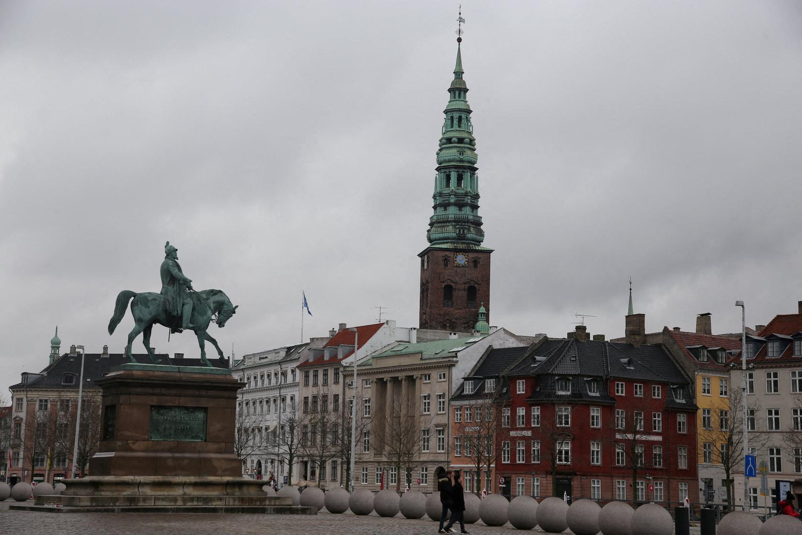 Danska - Danska redovito zauzima visoka mjesta na ljestvicama sigurnosti zahvaljujući stabilnoj političkoj situaciji, učinkovitom pravosuđu i izvrsnoj socijalnoj skrbi.