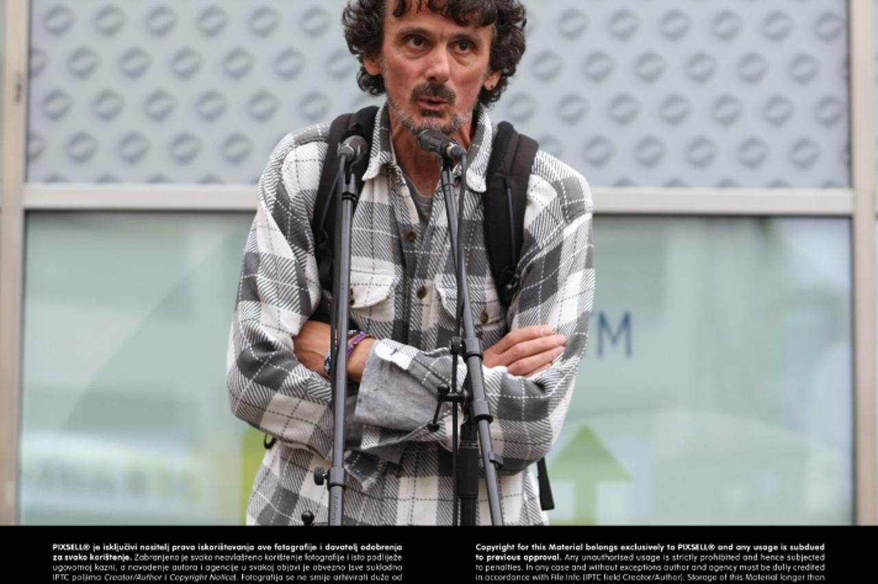 '12.05.2012., Zagreb - Antiglobalisticki mirni prosvjed na Trgu bana Jelacica okupio je samo 50-ak gradjana. Edo Popovic.  Photo: Jurica Galoic/PIXSELL'