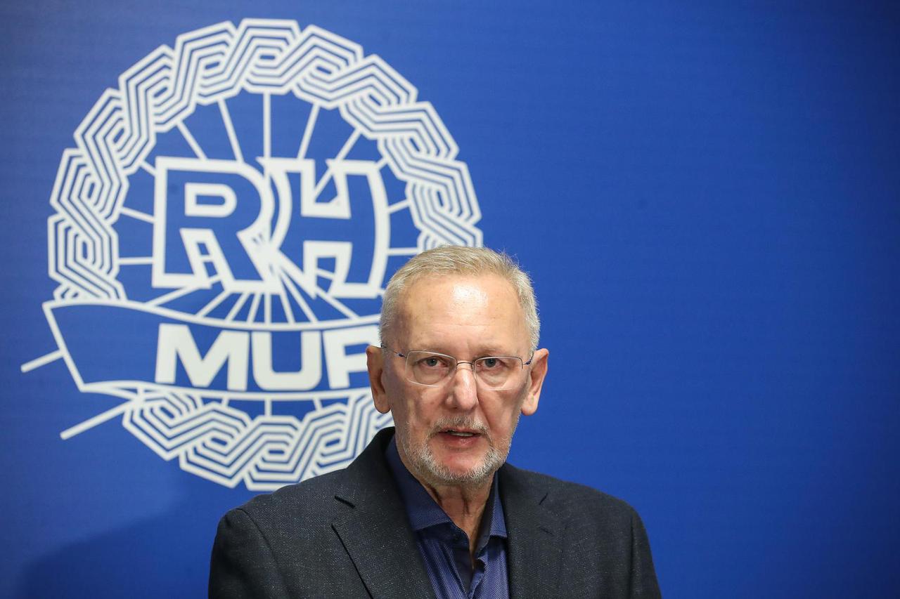 Ministar unutarnjih poslova Davor Božinović obratio se javnosti na temu ulaska u Schengen