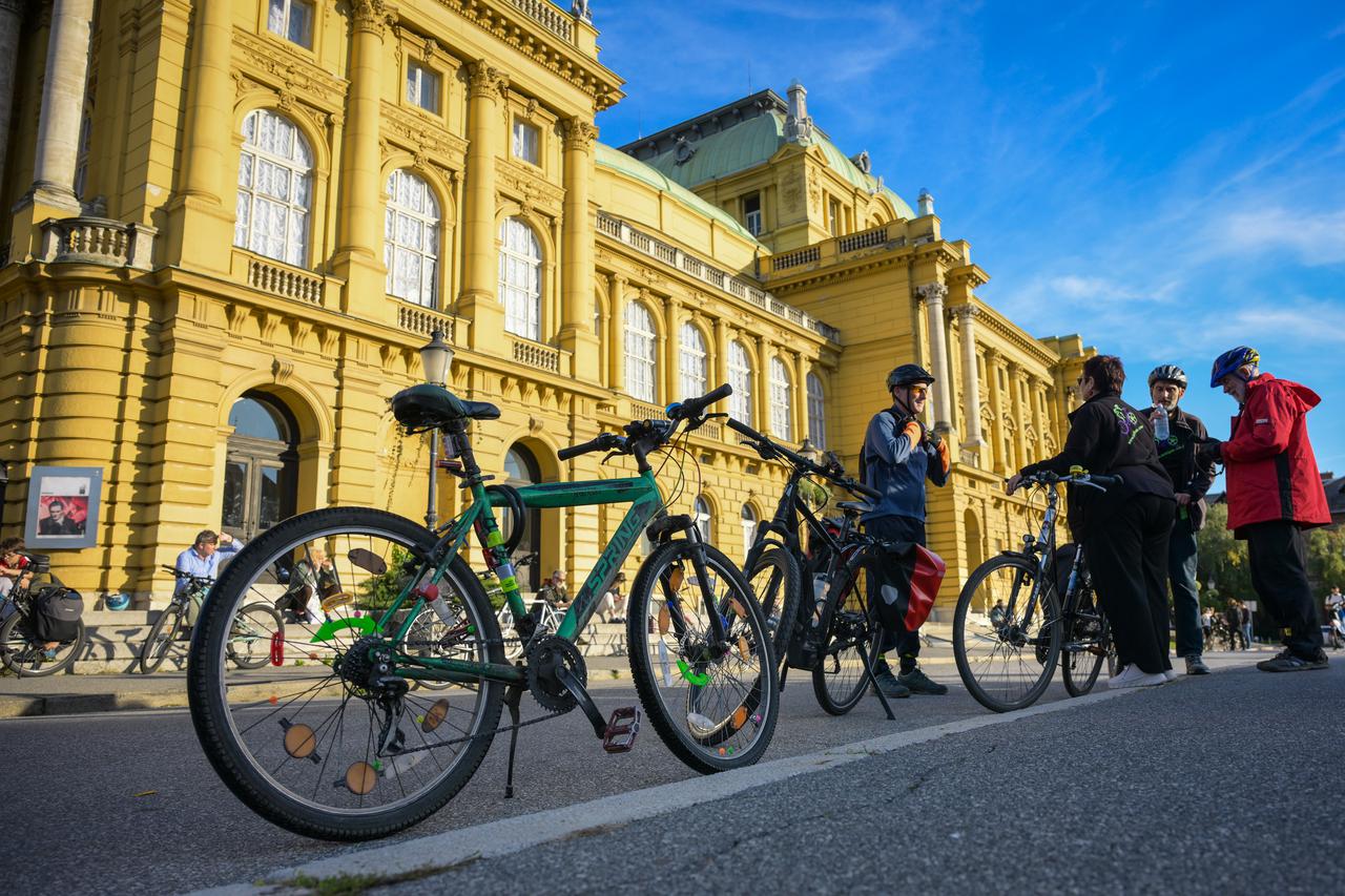 Zagreb: Jesenska kritična masa, vožnja biciklima u organizaciji Sindikata biciklista