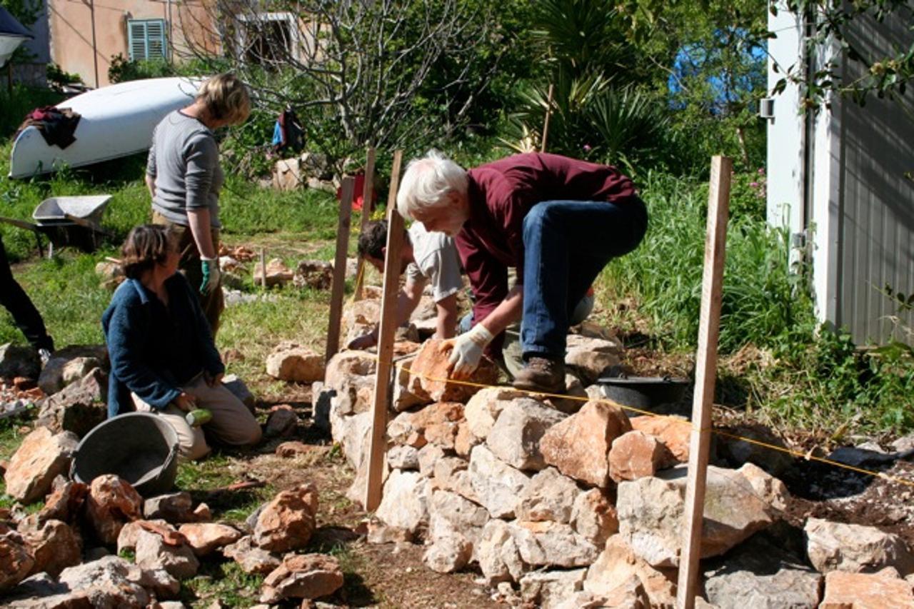 'suhozid_stf_dal_080410'