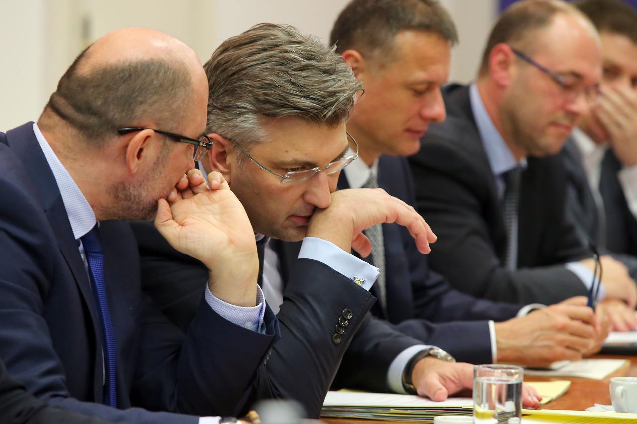 Unatoč svjetonazorskim nesuglasicama, odnosi moći u HDZ-u i nakon posljednje krize ostali su otprilike isti