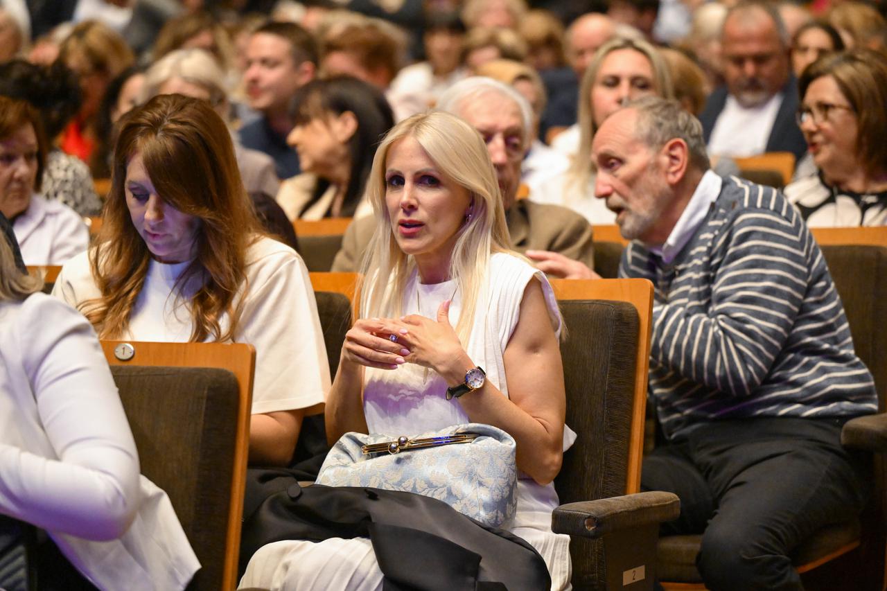 Zagreb: Silvia Dvornik na koncertu 4 Tenora
