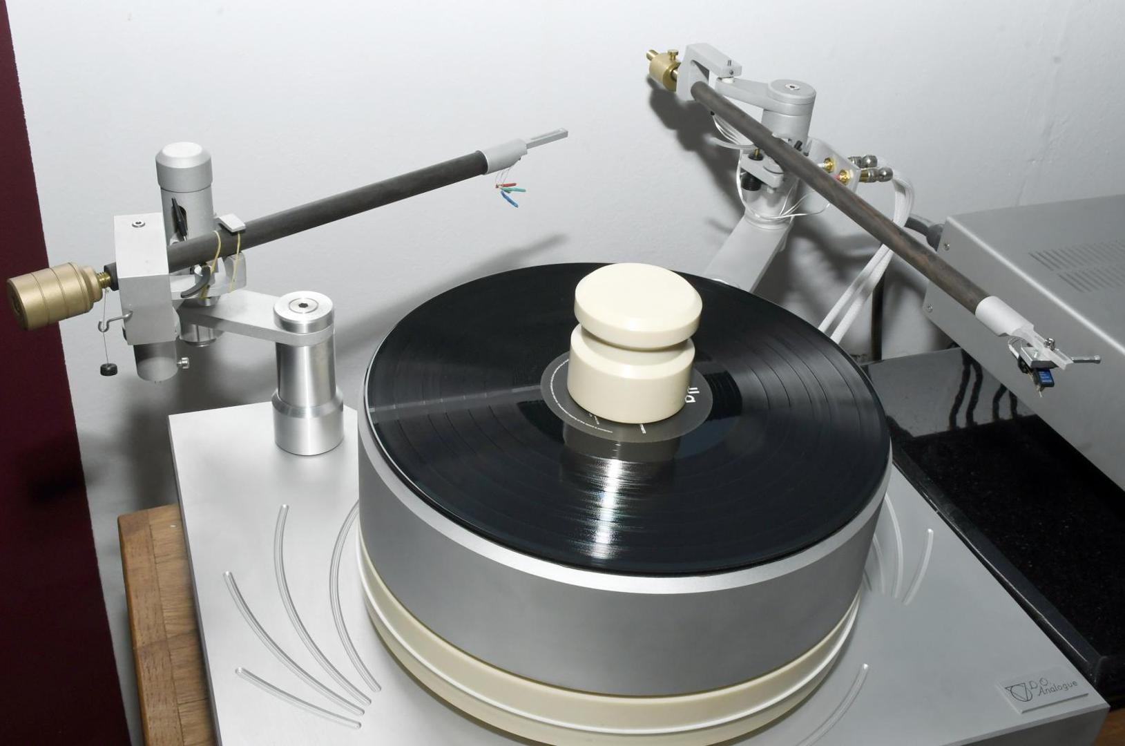 14.10.2020., Sisak - Gramofoni sisakog proizvodjaca D.O. Analoge vlasnika Dinka Oreskovica san su svakog audiofila, no rijetki su iz Hrvatske koji su ih mogu priustiti.

Photo: Nikola Cutuk/PIXSELL