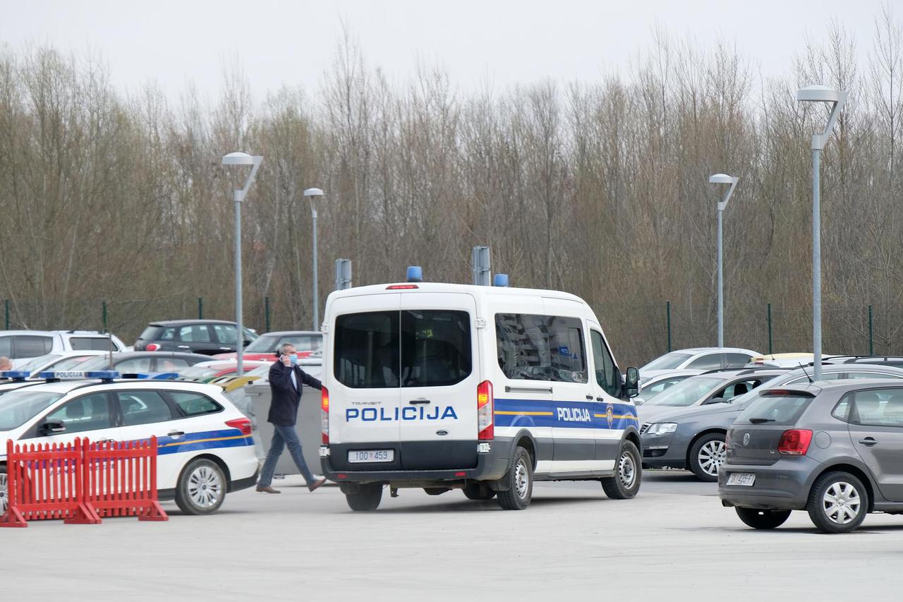 Završena drama u Sisku, mladić koji je prijetio bombom uhićen je