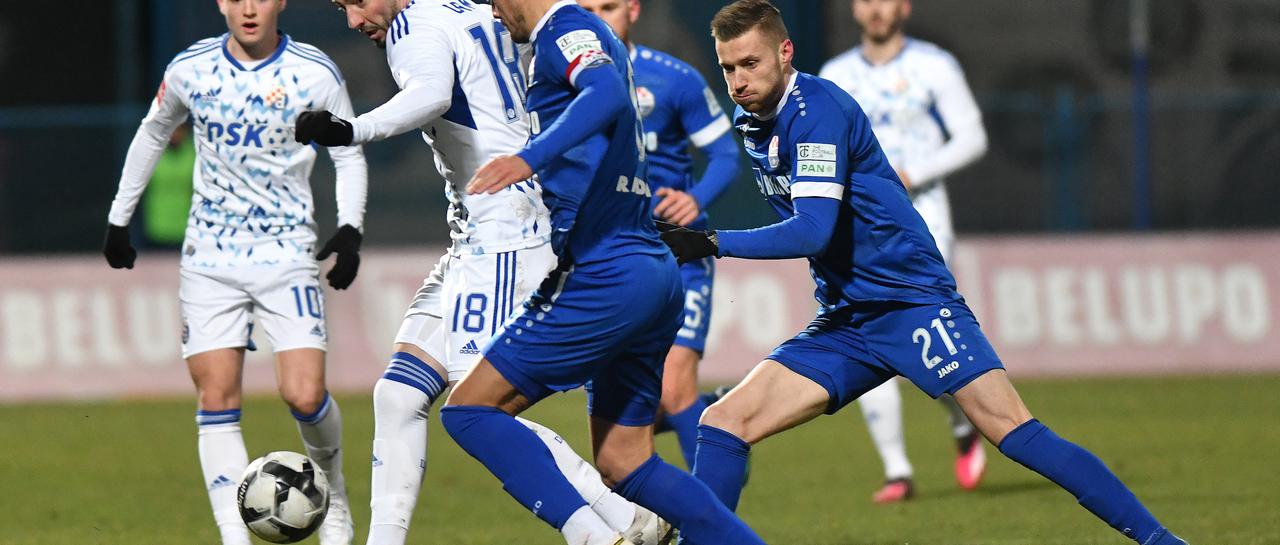 Dinamo kiksao protiv Slaven Belupa, plavi poveli golom Drmića pa stali