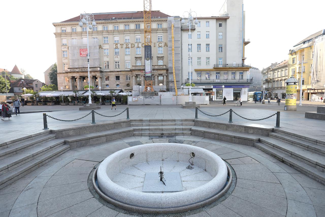 Zagreb: Manduševac je jutros prolaznike dočekao prazan