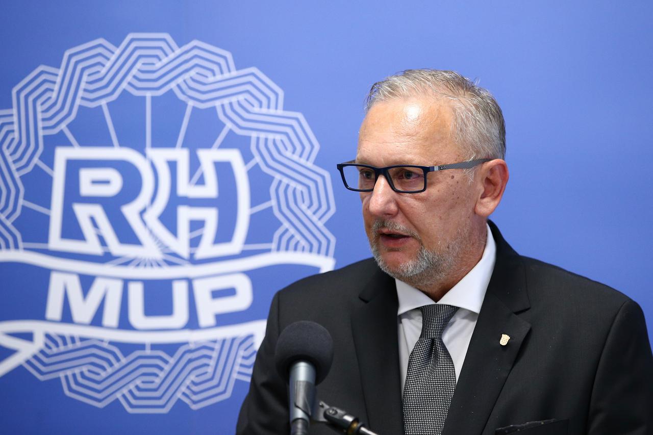 Davor Božinović