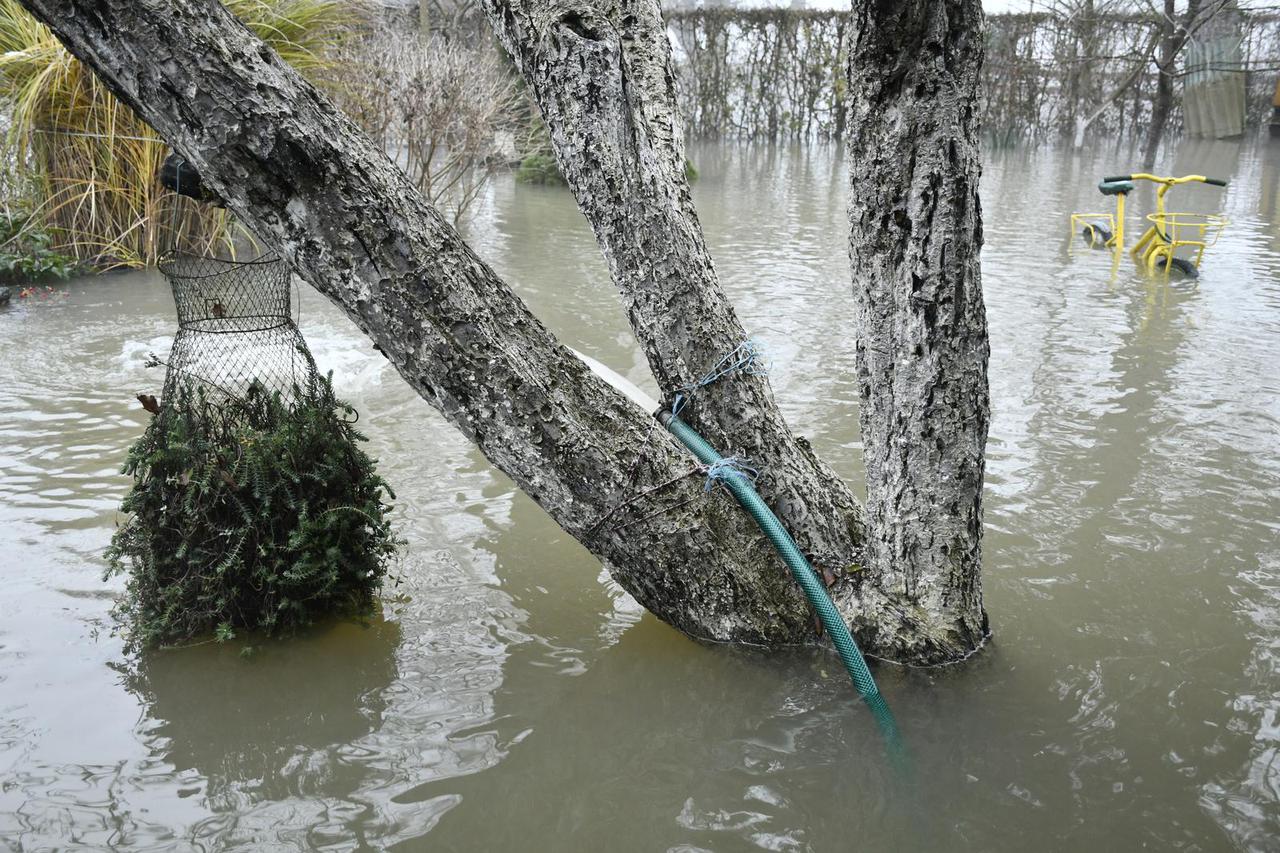 U Žažini potopljeno vikend naselje u kojem je stalno naseljeno 11 obitelji
