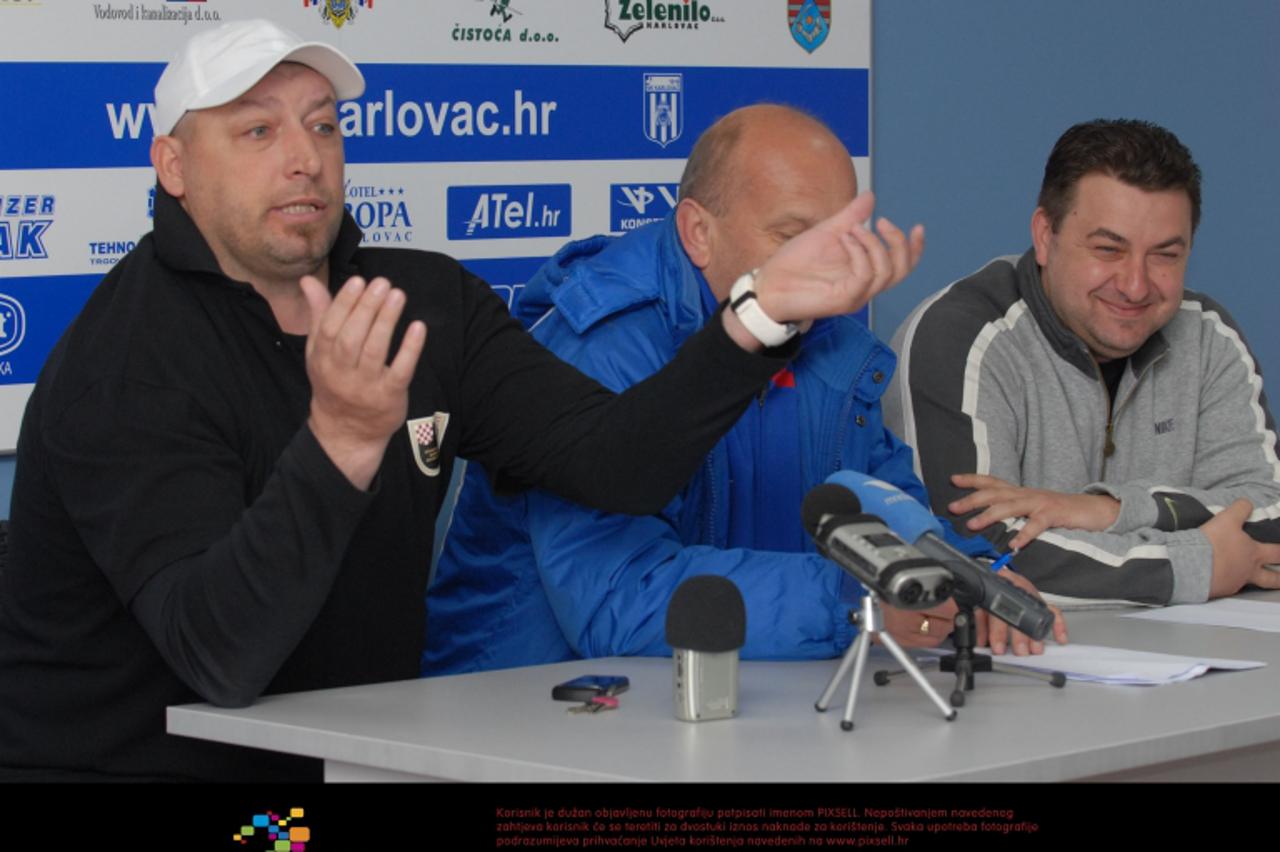 '12.04.2010., Karlovac - Tiskovna konferencija nogometnog kluba Karlovac. Trener Igor Pamic, tehnicki direktor Drazen Mejasic i tajnik kluba Neven Sprajcer.  Photo: Kristina Stedul Fabac/PIXSELL'