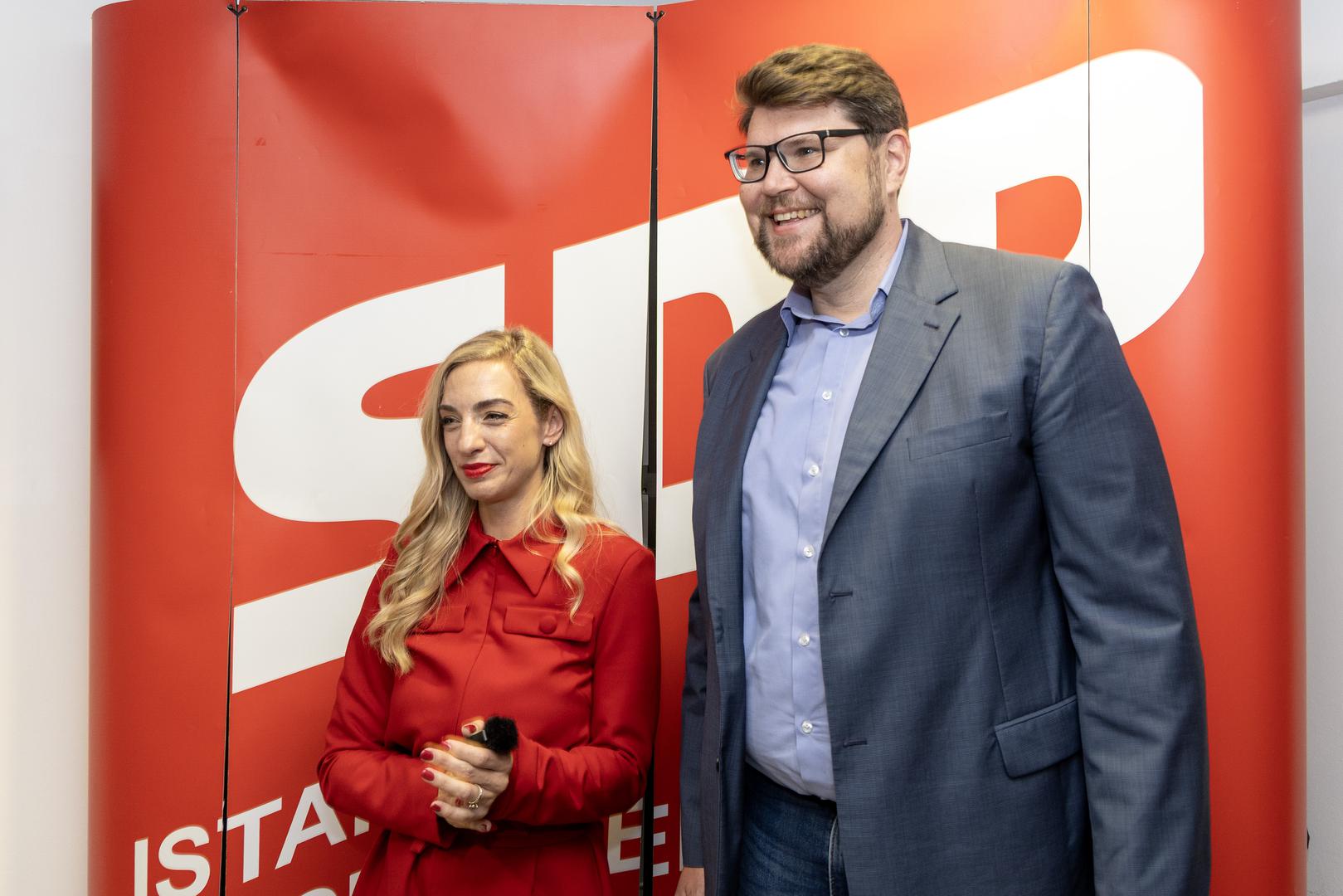 Borba za mjesto župana Istarske županije tako ulazi u dramatičnu završnicu. Drugi krug donosi izravni okršaj između Sanje Radolović i Borisa Miletića, a očekuje se žestoka kampanja i pokušaj osvajanja birača koji su u prvom krugu dali glas ostalim kandidatima.