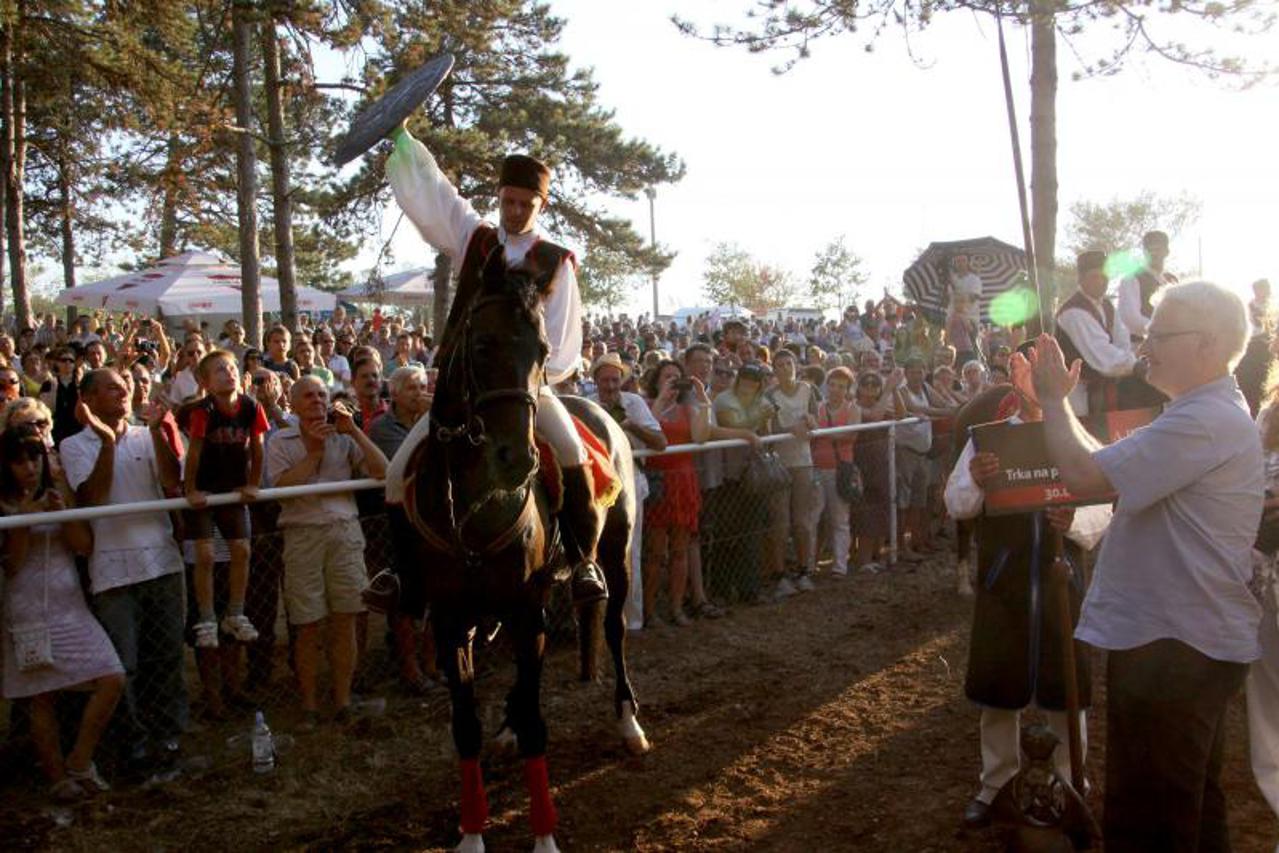 trka na prstenac (1)