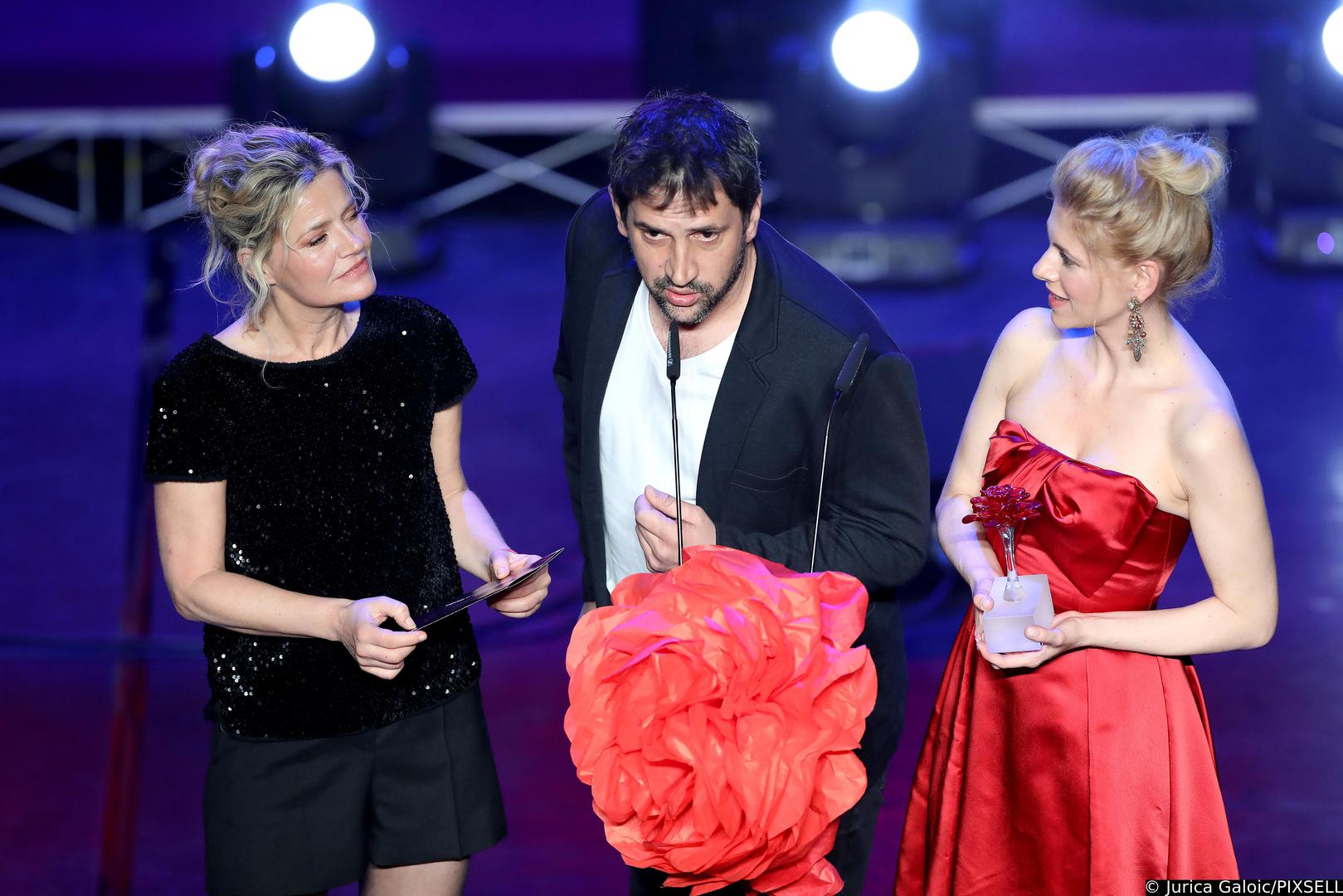 24.03.2023., Zagreb - U Hrvatskom narodnom kazalistu odrazana je dodjela Vecernjakove ruze, najvaznije i najstarije medijske nagrade.
Lucija Serbedzija, Jelena Percin Photo: Jurica Galoic/PIXSELL