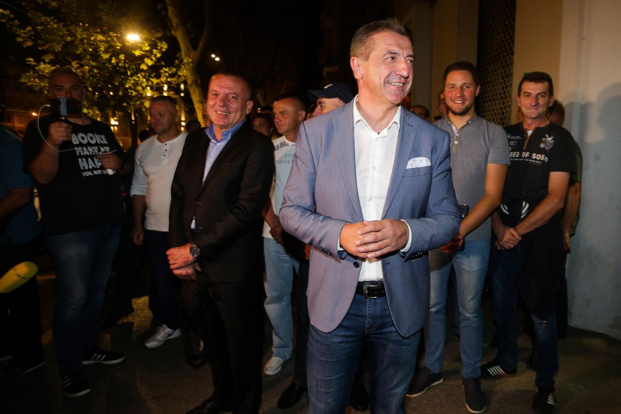 Darko MIlinović s pristašama napustio Središnjicu HDZ-a
