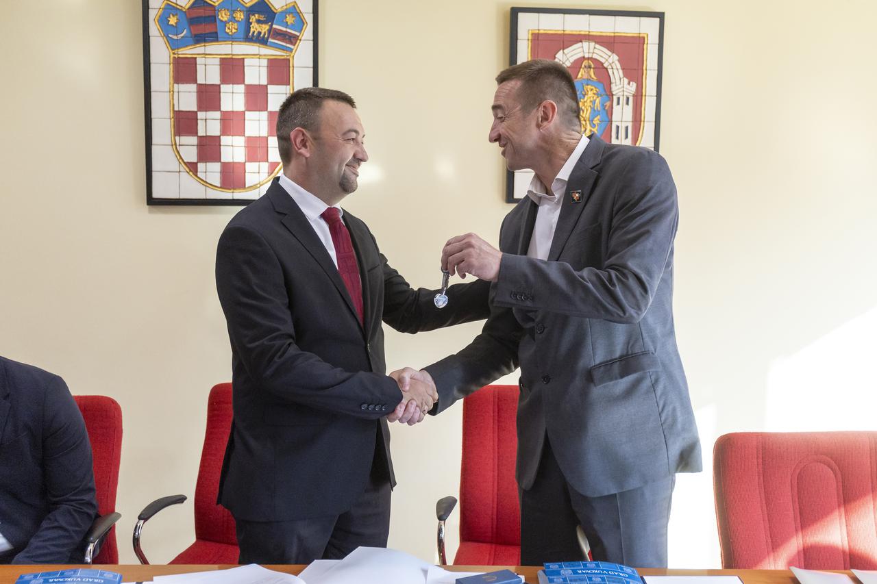 Marijan Pavliček preuzeo dužnost gradonačelnika Vukovara