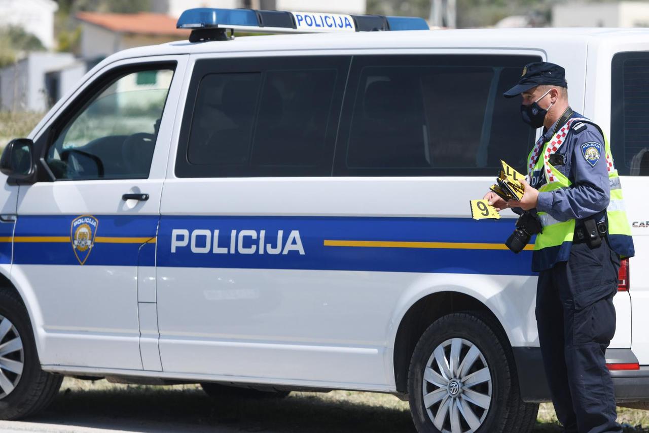 Šibenik: U prometnoj nesreći sudjelovalo nekoliko vozila i hitna pomoć