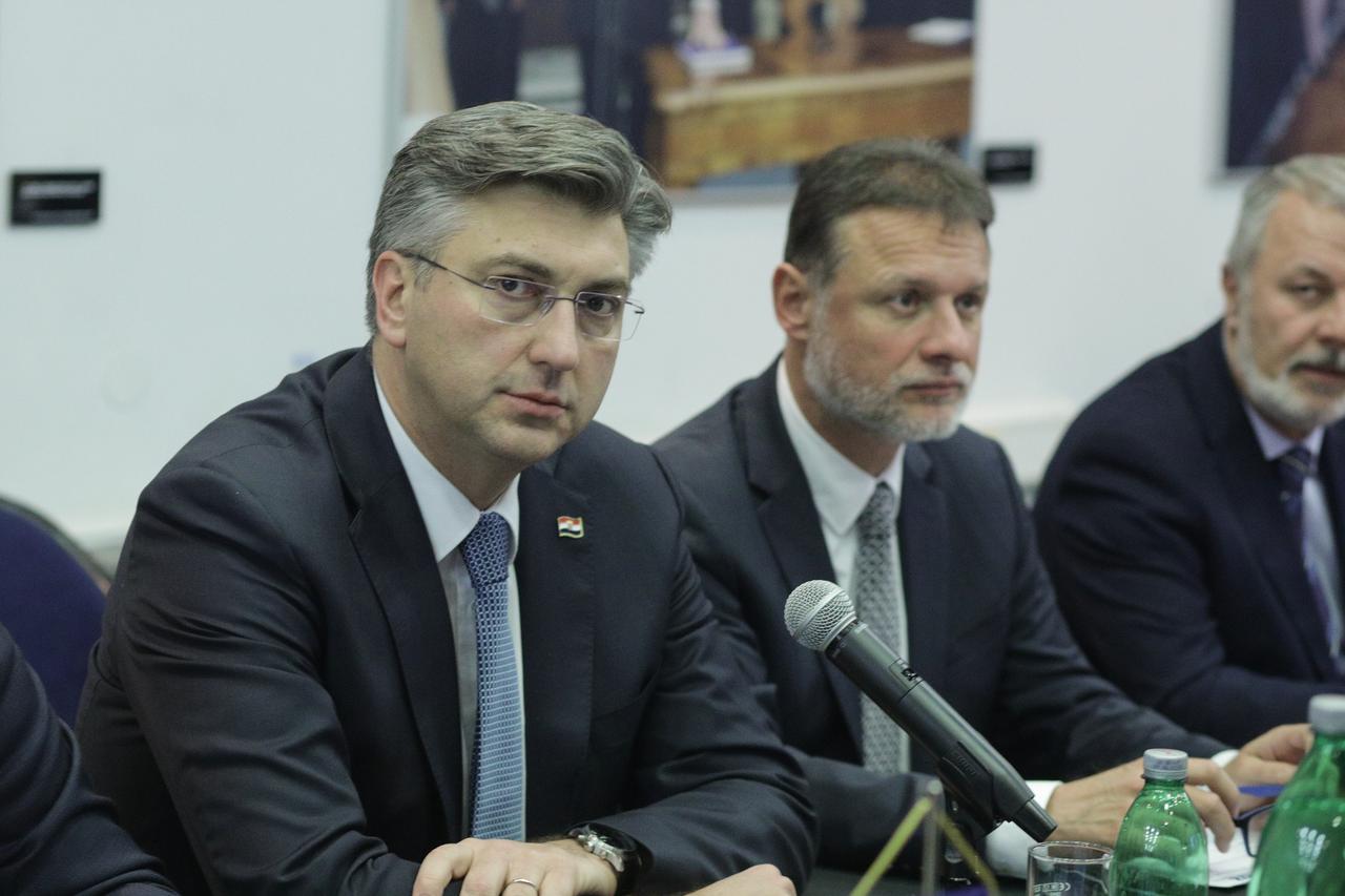 Sjednica Predsjedništva i Nacionalnog vijeća HDZ-a