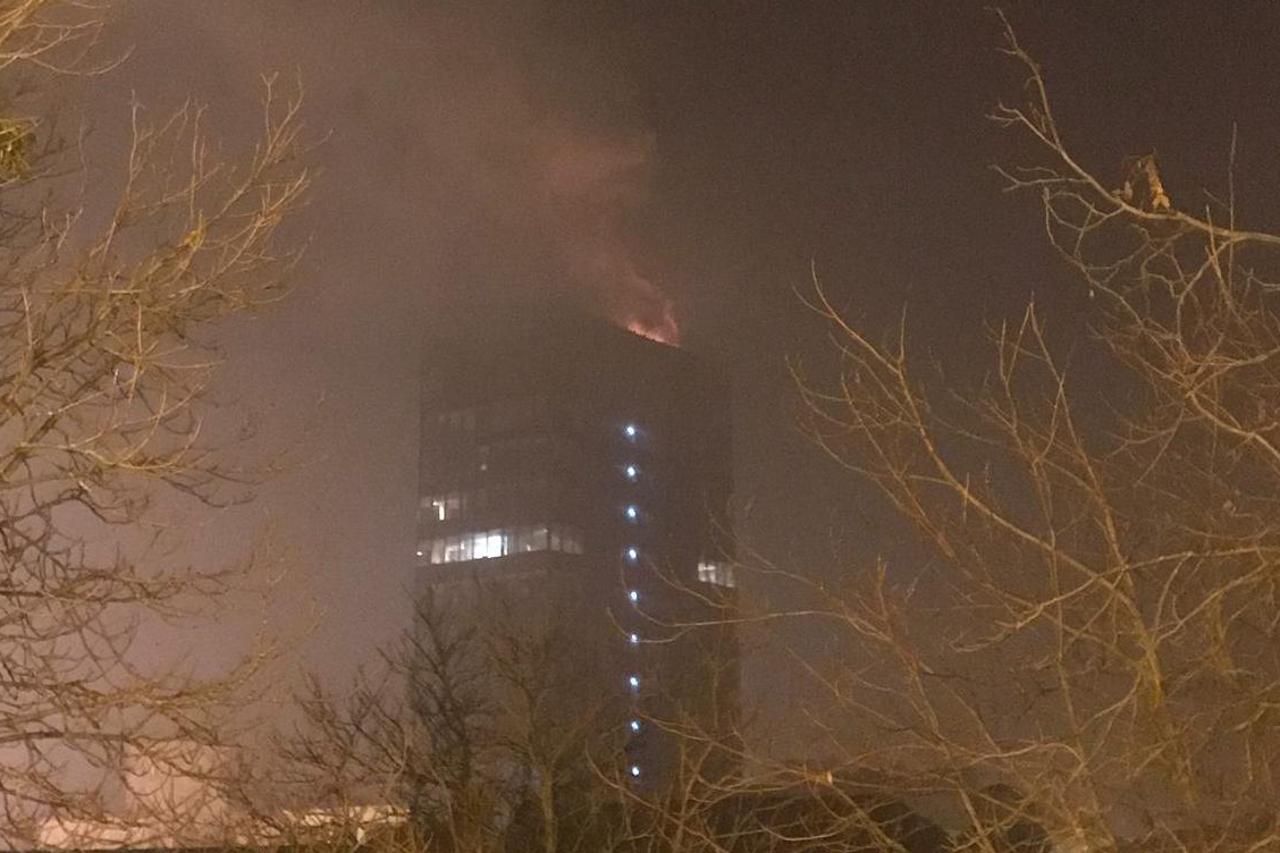 Požar na vrhu Nebodera na zagrebačkom Trgu u novogodišnjoj noći