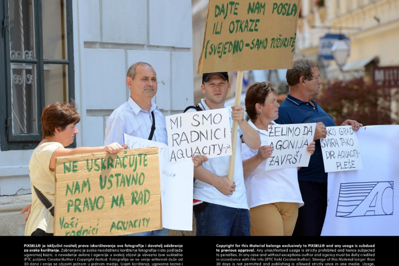 '19.06.2013., Korzo, Varazdin - Nakon sto je tvrtka Nedblam propala, radnici Aquacitya koje je grad Varazdin dao toj tvrtci prosvjedom traze pravdu i misle da ih je gradska uprava izigrala jer ne zeli