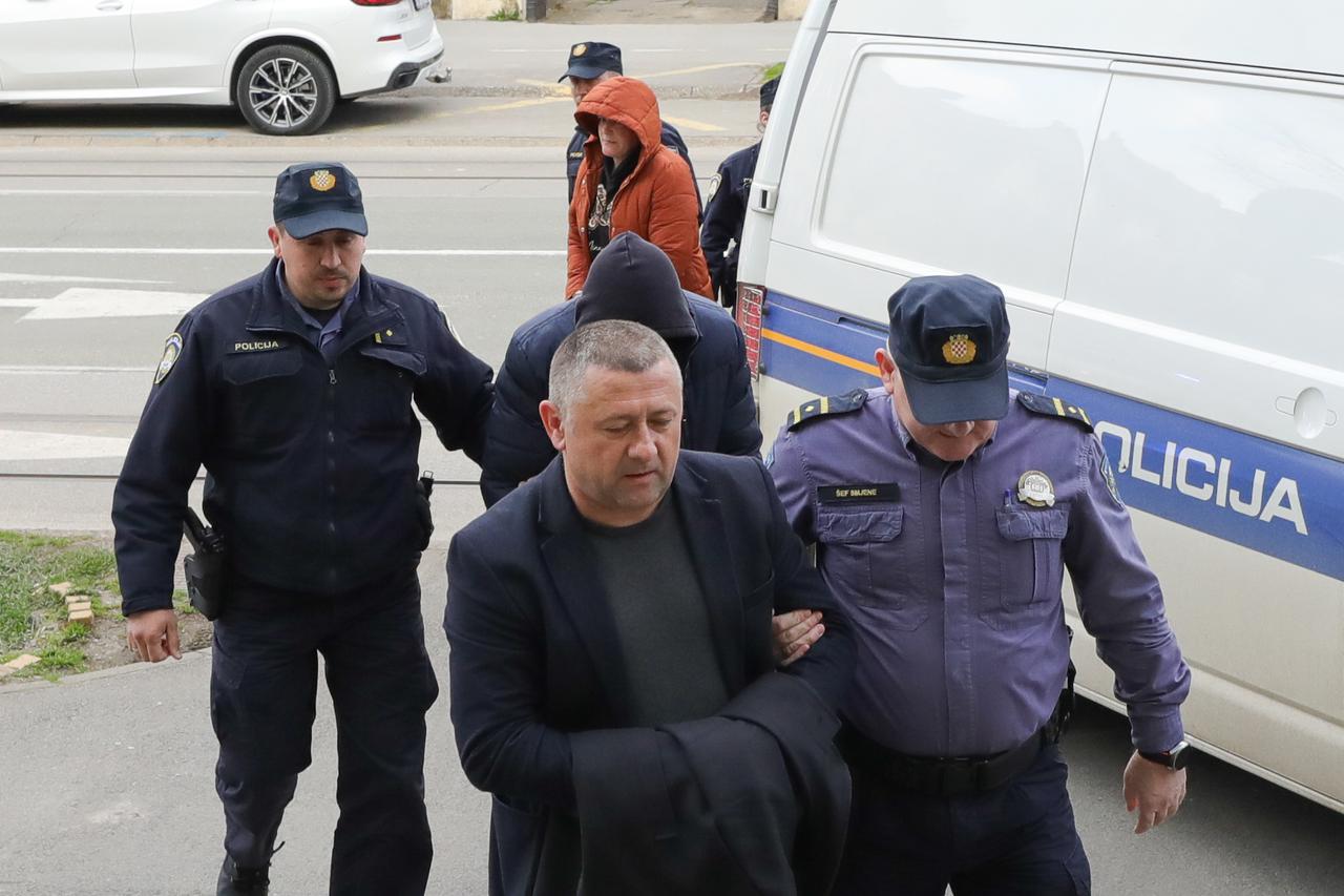Župan Damir Dekanić i troje policijskih službenika privedeni su na ispitivanje na Županijski sud u Osijeku