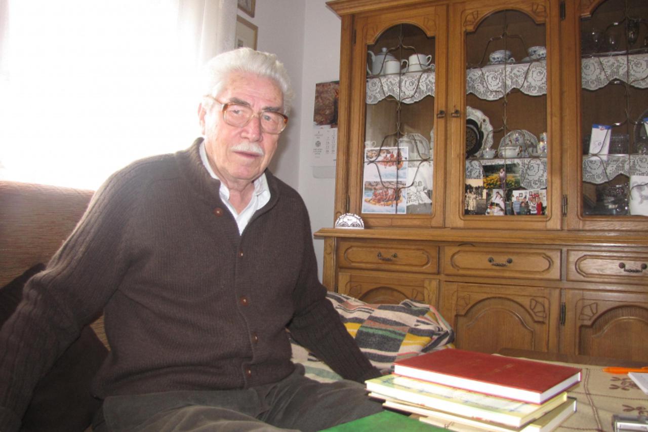 \'Antun Sramek (84), Sveti Ivan Zabno kod Krizevaca, ucitelj, prosvjetni radnik, istrazivac povijesti, kulture i etnografije, 2011. nominiran za nagradu za zivotno djelo zupanije, nije dobio ni treci 