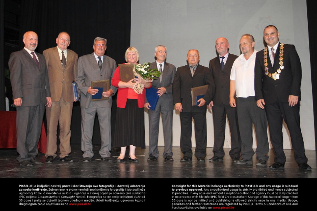 '12.07.2013., Karlovac - Svecana sjednica povodom Dana Grada Karlovca. Tom prilikom urucena su priznanja i povelje Grada Karlovca nazasluznijima u protekloj godini. Gradonacelnik Damir Jelic dodjelio 