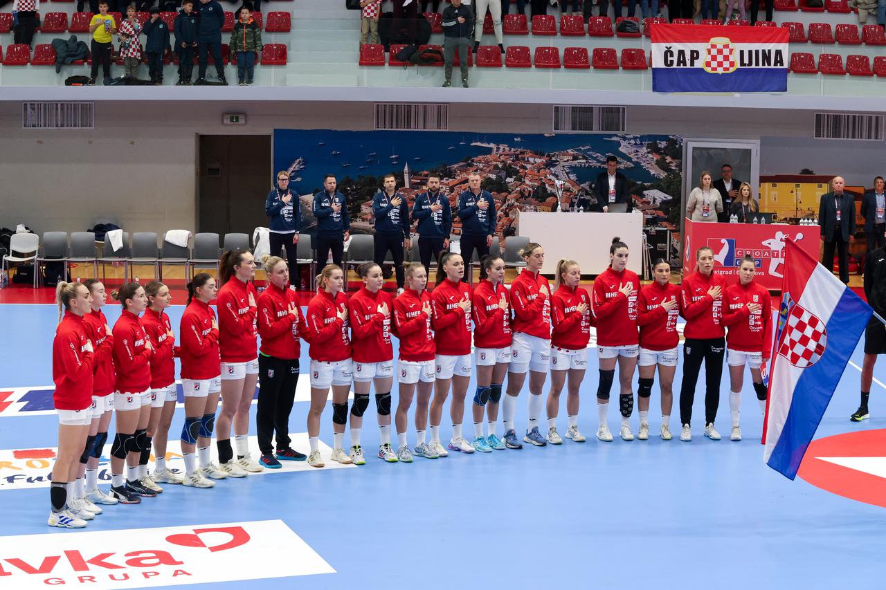 Novigrad: Rukometna utakmica Croatia Cupa između Hrvatske i Poljske