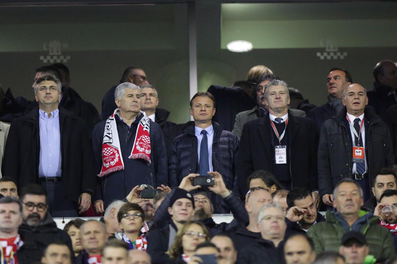 Političari i poznati na utakmici Hrvatska - Grčka
