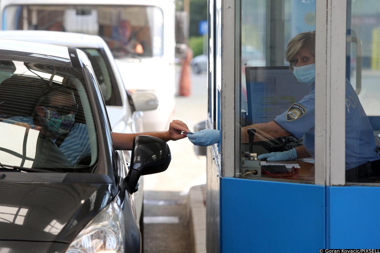 Prazan granični prijelaz Rupa u poslijepodnevnim satima