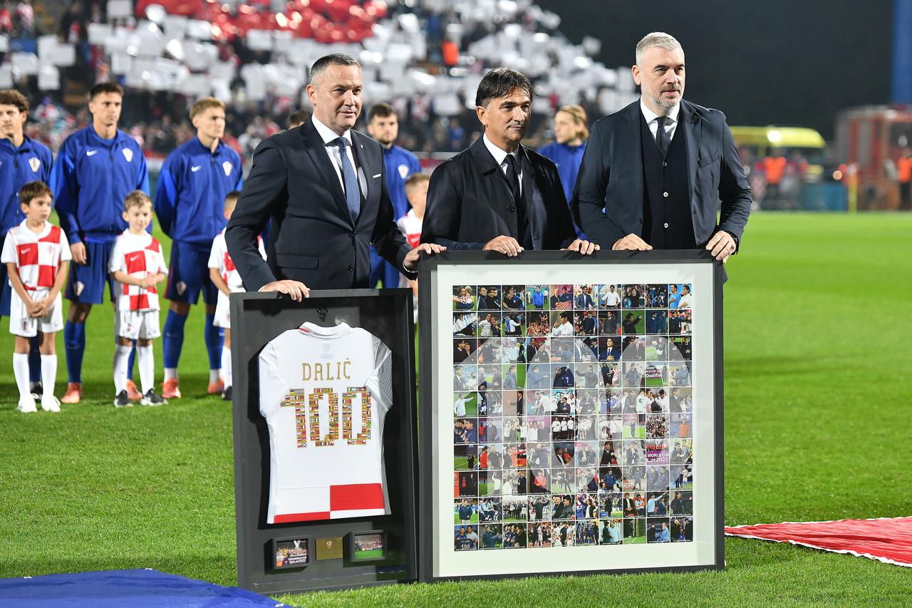 Zlatku Daliću uručen dres za 100. nastup na klupi hrvatske reprezetacije