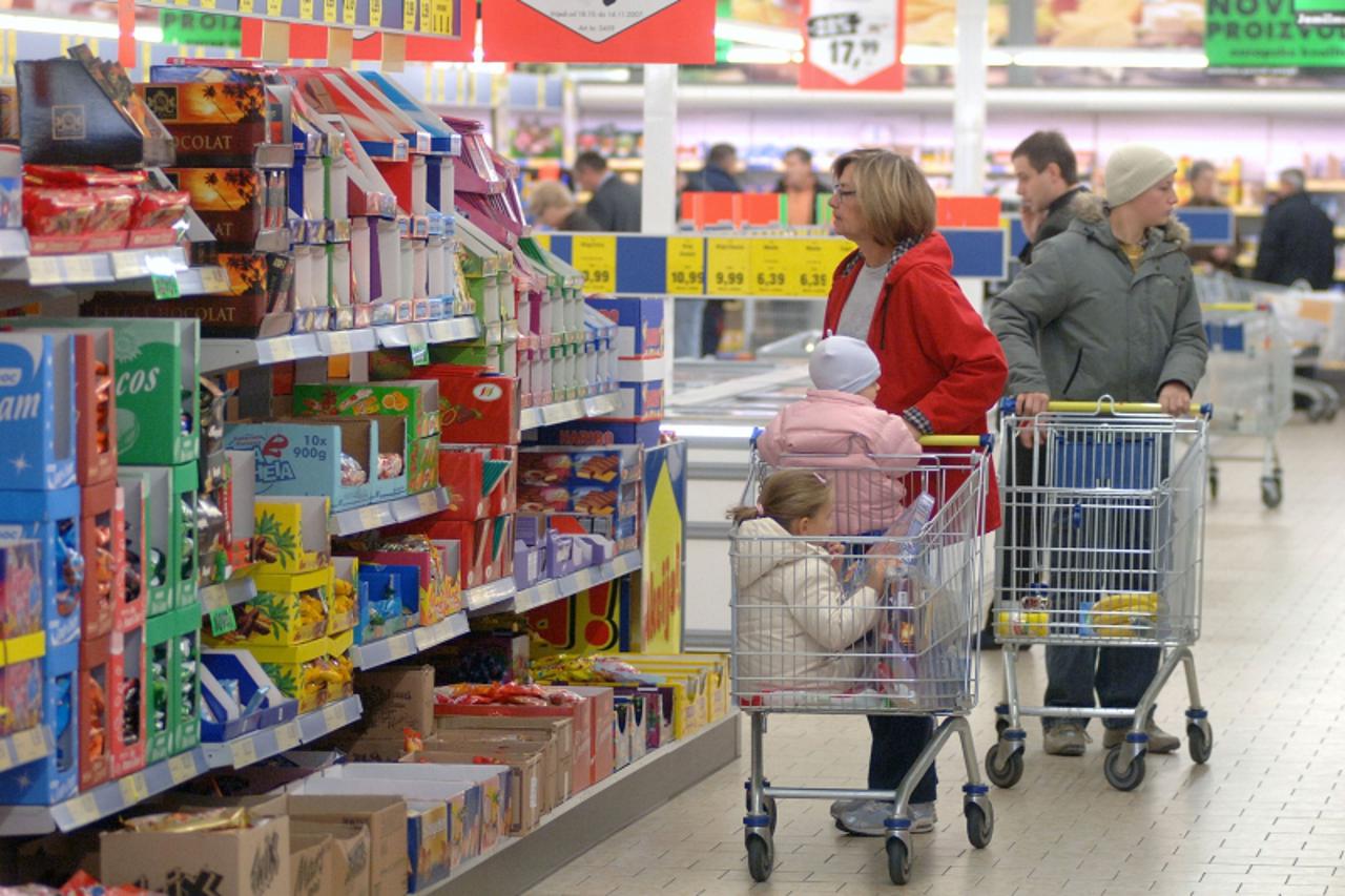 \'lidl zagreb 08.11.2007 ...lidl...kupovina...shopping...  Foto:Antonio Bronic\'