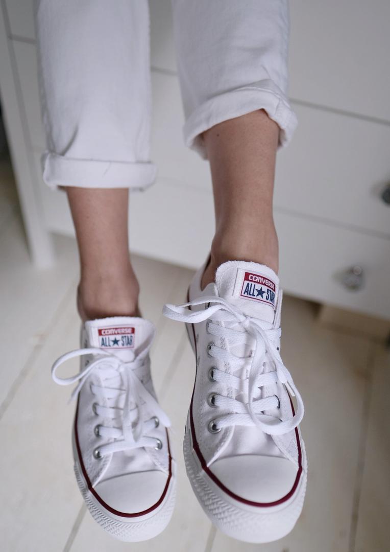 Starke su omiljeni brend rock zvijezda iako je tvrtka htjela proizvesti tenisice za sportaše. 