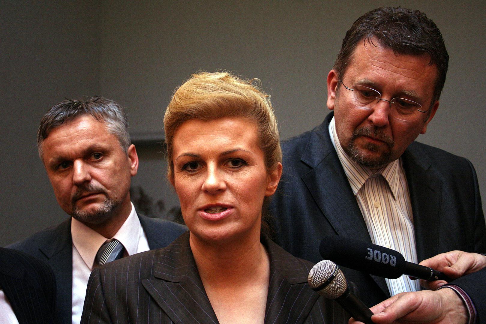  Kao prva žena na čelu države, ostat će upamćena po snažnoj prisutnosti u javnom prostoru. 
