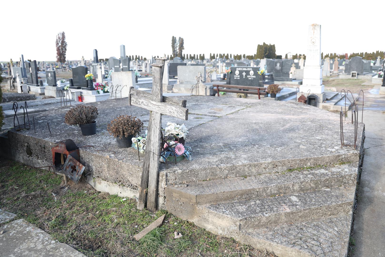 Dodao je kako je emotivan i sretan što mauzoleja više nema te najavio uklanjanje i ostalih spomenika koji veličaju agresiju na Hrvatsku. Zaključio je da će Domovinski pokret ostati dosljedan vrijednostima koje promiče, hrvatskim braniteljima, istini o Domovinskom ratu i obrani nacionalnog identiteta.