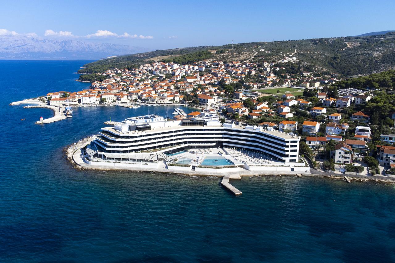 Postira: Pogled iz zraka na hotel Grand Hotel View na otoku Braču