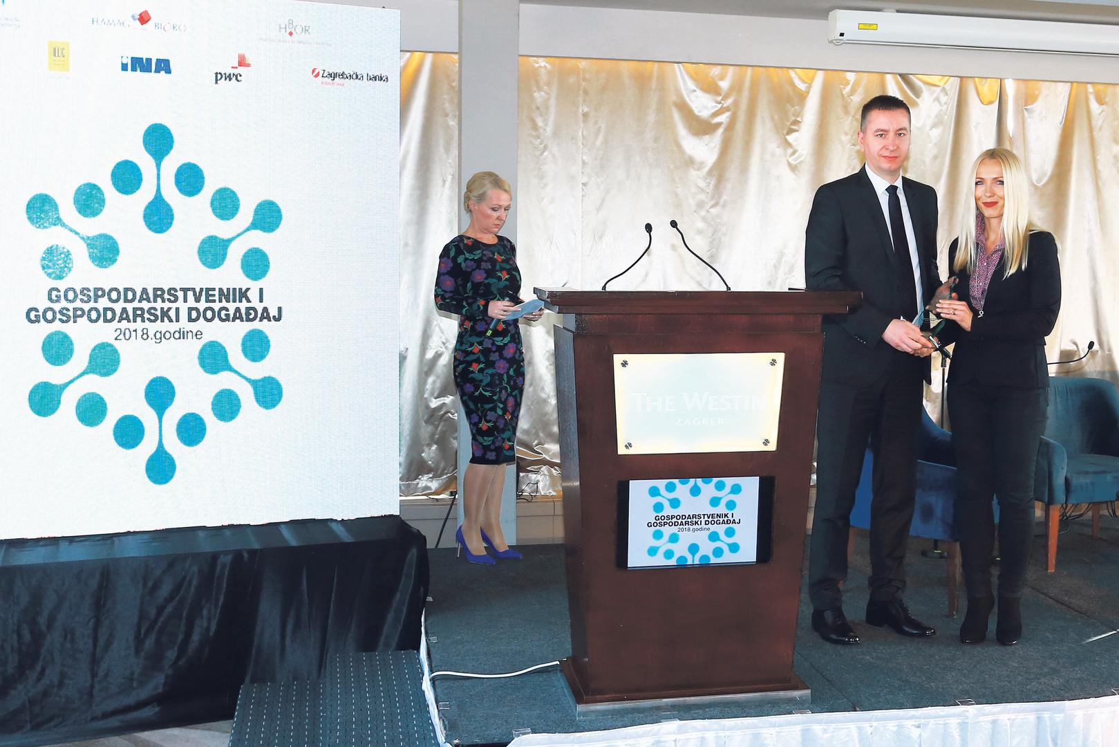 Lani je nagodba vjerovnika u Agrokoru, prema
mišljenju žirija Večernjeg lista i Poslovnog dnevnika, proglašena najvažnijim gospodarskim događajem. Perušku je nagradu uručila članica uprave Večernjeg lista Andrea Borošić