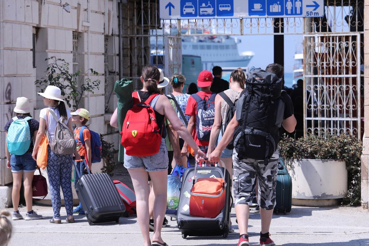 Dio turista stigao je u Split vlakom iz Budimpešte
