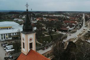 Istom rutom kao prije dva desetljeća na križnom putu hodalo oko 1400 mladih