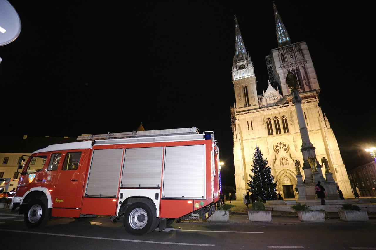 Požar skele na tornju zagrebačke katedrale 2014. godine