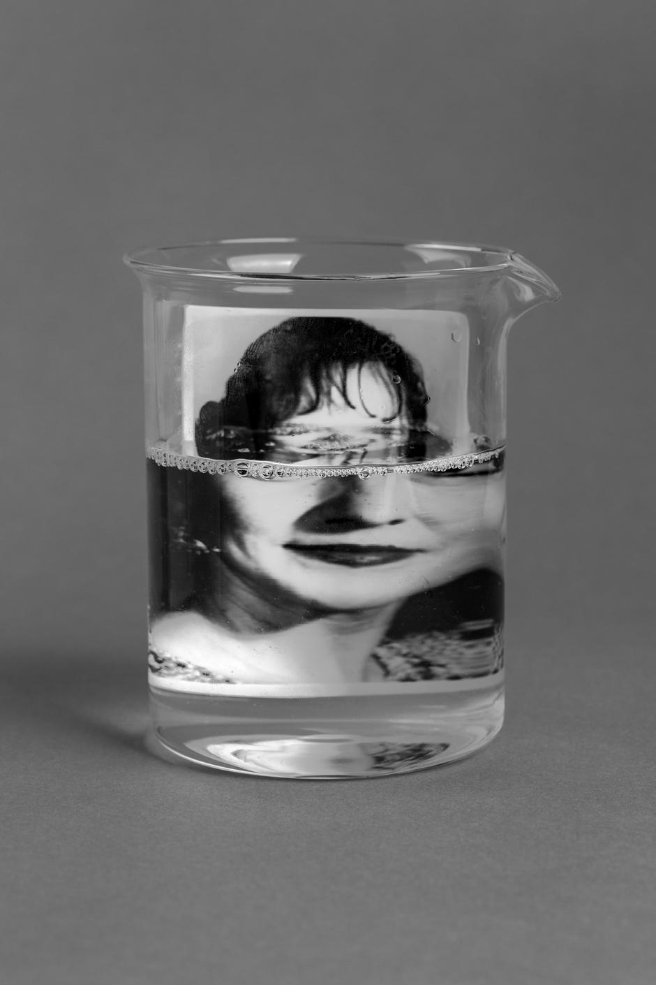 ADU Galerija f8 otvara diplomsku izložbu fotografija Ivana Gundića ”Memogram”